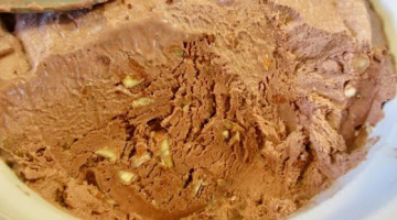 Recipe CHOCOLATE ALMOND ICE CREAM | No Machine Needed | Only 4 ingredients