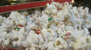 Recipe Christmas Day WHITE CHOCOLATE PEPPERMINT &  CRUSHED CANDY CANE POPCORN - How to make POPCORN Recipe