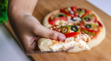 Cheese Burst Pizza Recipe | Homemade Domino's Restaurant Style Cheese Burst Pizza
